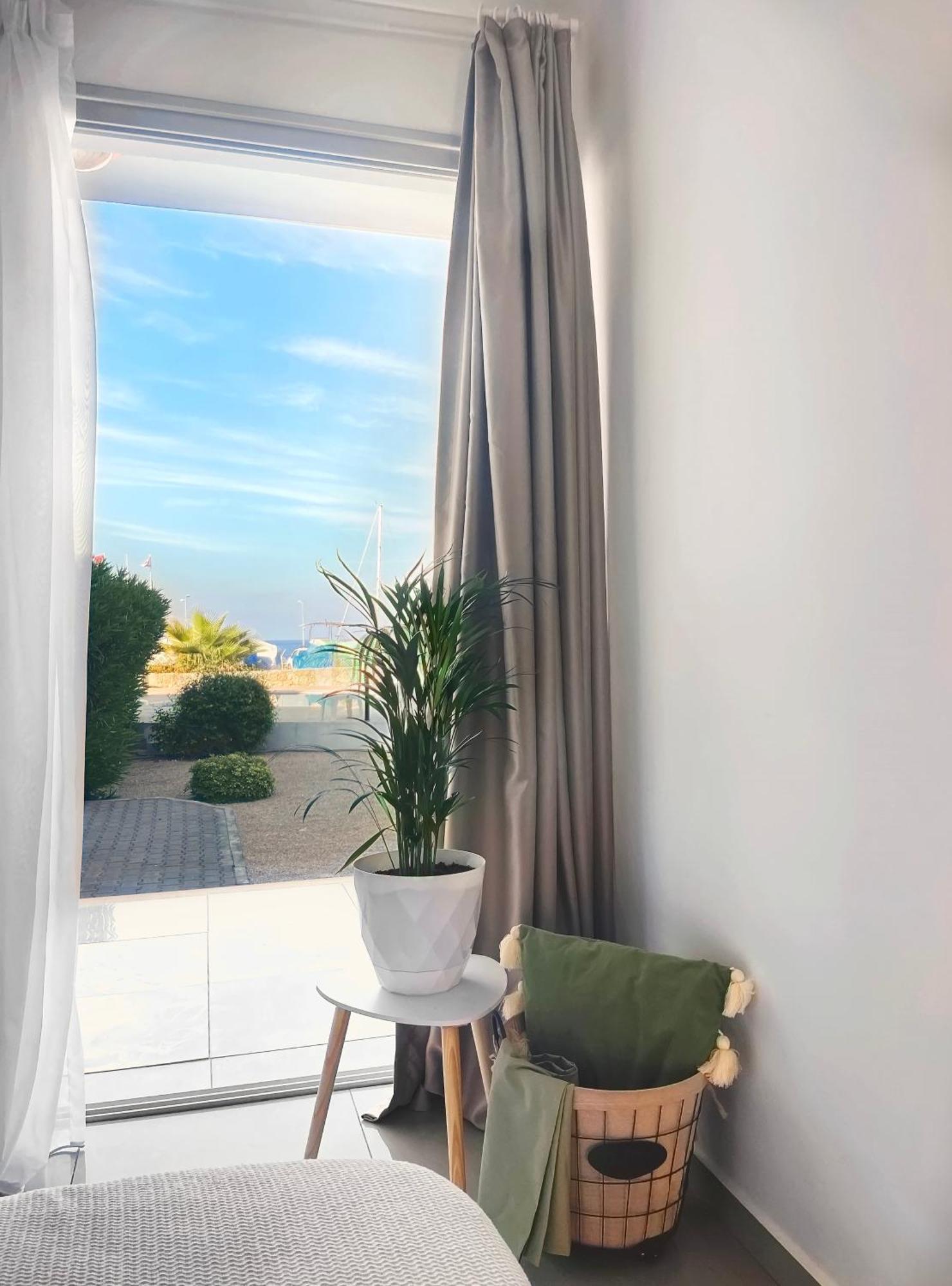 Spacious Three-Bedroom Apartment With Sea View A4 拉普索斯 外观 照片