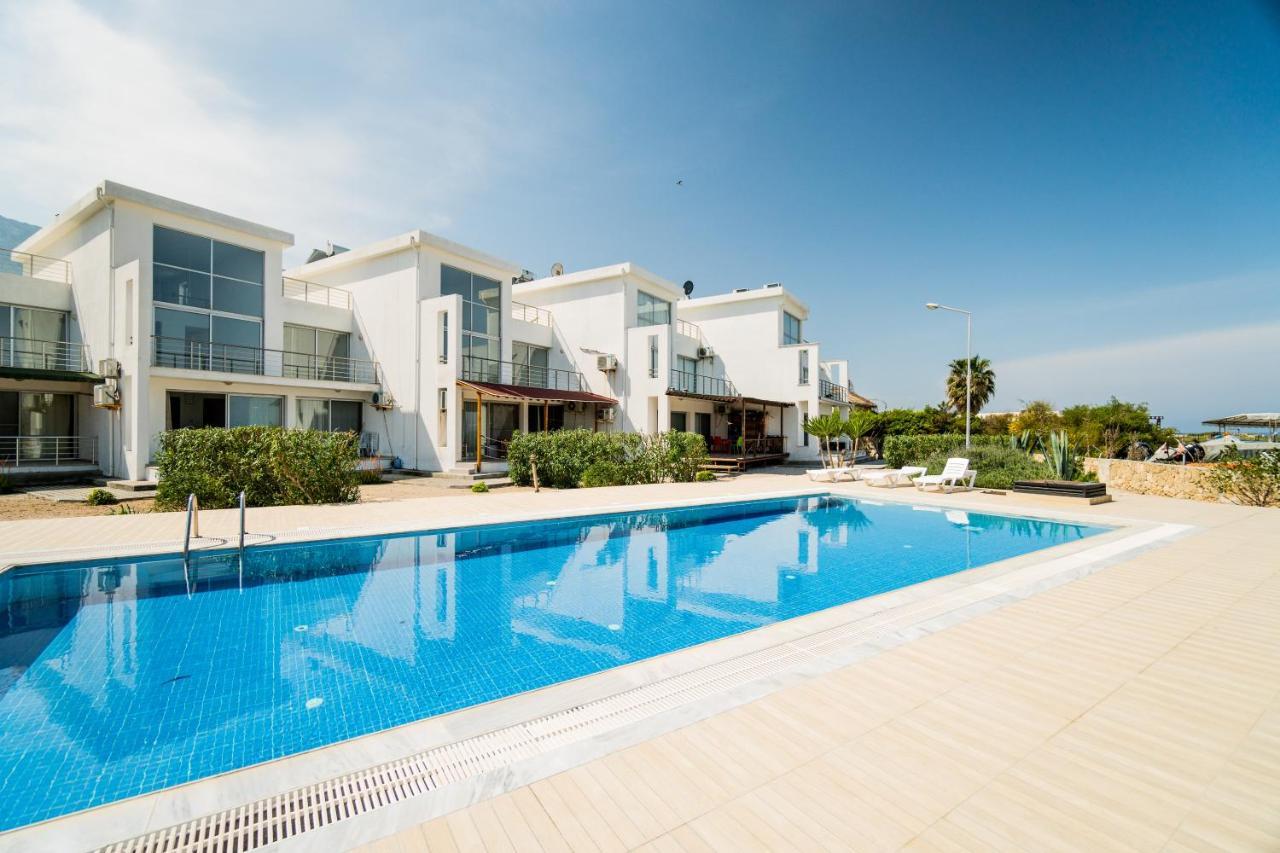 Spacious Three-Bedroom Apartment With Sea View A4 拉普索斯 外观 照片